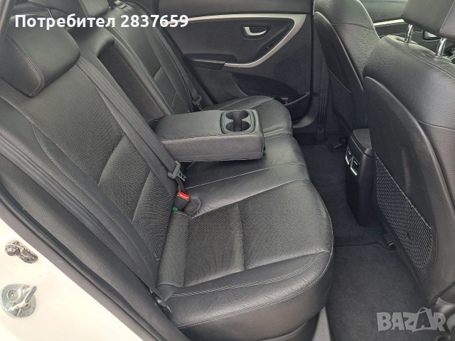 Хюндай i30 1.6 CRDI FULL PREMIUM , снимка 9 - Автомобили и джипове - 54678265