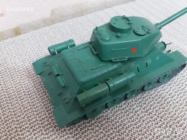 Макет на танк Т-34., снимка 9 - Коли, камиони, мотори, писти - 54155235