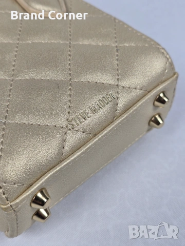 Нова дамска чанта Steve Madden в златисто | Мини модел с верижка, снимка 4 - Чанти - 54406085