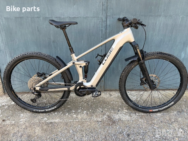 Cube stereo hybrid one22 race 800