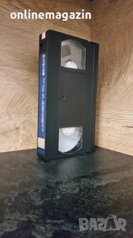 Видеокасета " ЛИГАТА НА НЕОБИКНОВЕНИТЕ " VHS , снимка 5 - Други жанрове - 54812195