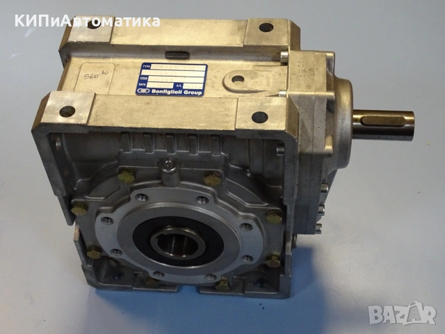 Червячен редуктор Bonfiglioli W86U23HSB3 gear reducer i=23 size-86, снимка 3 - Резервни части за машини - 54580436