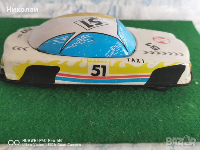 Стара Унгарска Ламаринена Играчка Такси Фрикционно Задвижване