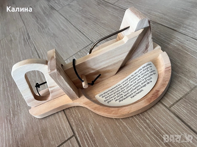 ЧИСТО НОВА Дъска за рязане и резец за мезета