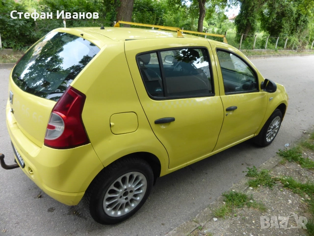 Лек автомобил Дачия Сандеро  1,4, снимка 10 - Автомобили и джипове - 54987986
