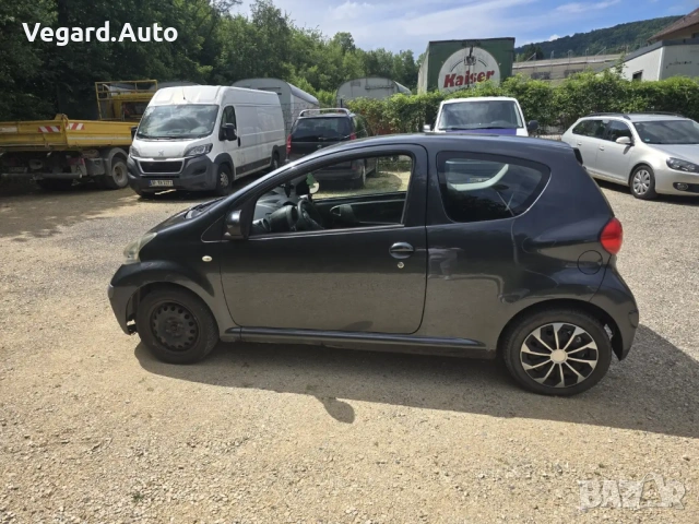 На Части Toyota Aygo 1.0 бензин 68к.с. 2006г., снимка 3 - Автомобили и джипове - 54877679