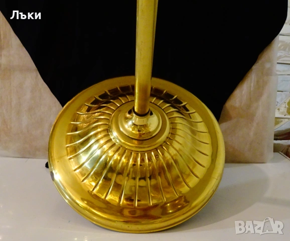 Позлатен месингов свещник 55 см.,4.5 кг. , снимка 3 - Антикварни и старинни предмети - 54101749