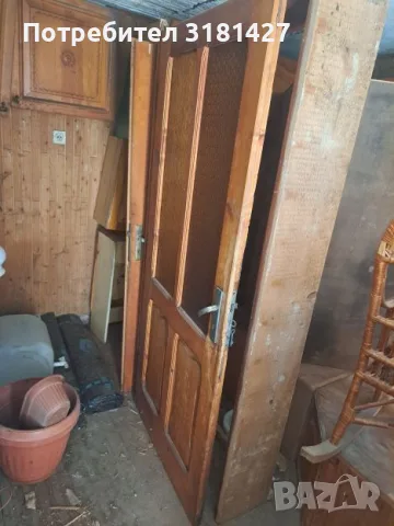 продавам интериорна масивна врата