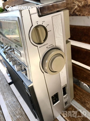 Радиокасетофон Boombox Sharp GF-515Z (1979г.), снимка 8 - Радиокасетофони, транзистори - 54670324