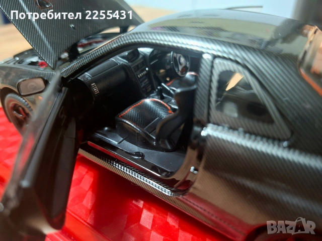 Продавам модел на Nissan GT-R, мащаб 1:24, снимка 5 - Колекции - 54123988