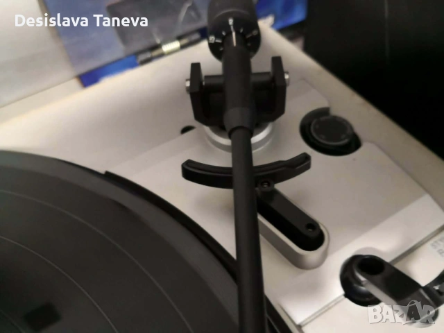 Продавам японски грамфон C.E.C.8033, снимка 2 - Грамофони - 54179635