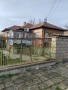 Къща с двор, снимка 2