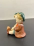 Порцеланова фигура касичка Goebel Hummel. №8089, снимка 5