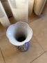 Елегантна порцеланова ваза с ръчно изработени 3D цветя и златни орнаменти, снимка 6