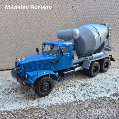 Kraz/Краз 256 бетоновоз 1:43 мащаб