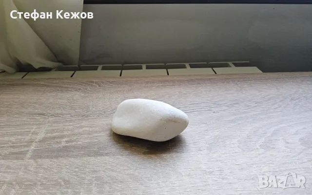 Бял камък украса 