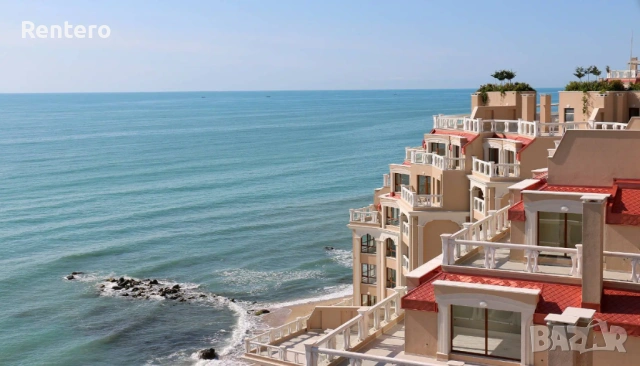 Първа линия • Комплекс LaMer с басейн • Морска гледка