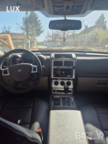 Dodge Nitro 2.8 CRD, снимка 4 - Автомобили и джипове - 54414519