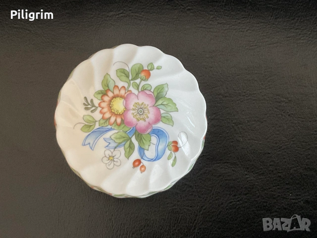 Порцеланова кутия Wedgwood "Ribbon Cascade". Великобритания., снимка 2 - Декорация за дома - 55242404