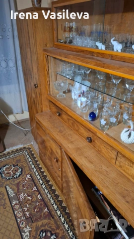 Продавам старинен шкаф в отлично състояние, снимка 4 - Шкафове - 54607894