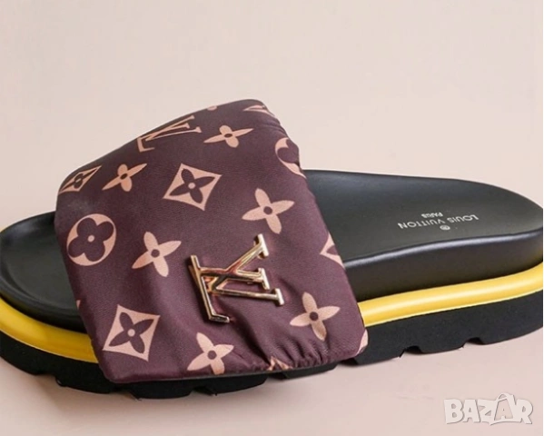 луксозните дамски чехли Louis Vuitton Pool Pillow Flat Comfort Mule номер 36, снимка 2 - Чехли - 55226012