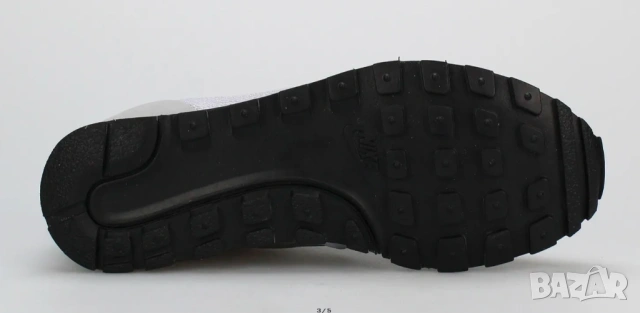 маратонки Nike WMNS MD Runner 2 ENG Mesh  номер 42, снимка 4 - Маратонки - 54497078