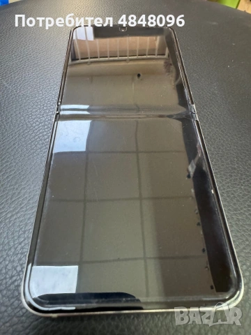 Смартфон Samsung Galaxy Z Flip5 с вътрешна памет от 256GB и цвят Cream (светлобежов/ванилия)., снимка 2 - Samsung - 54955661