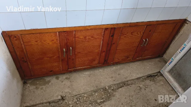 Дървени врати за под мивка 