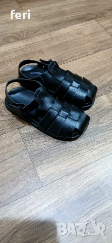 Сандали на ZARA , снимка 2 - Детски сандали и чехли - 55343119