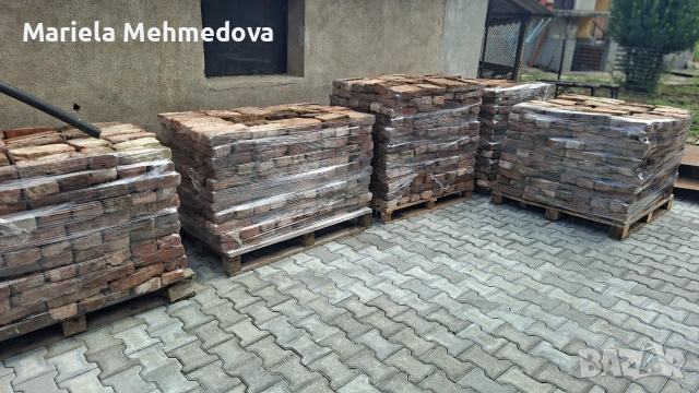 Продавам тухли еденички.Цена за бр.25 цента.На палета по 200 бр.Товаренето с мотокар е включено в це