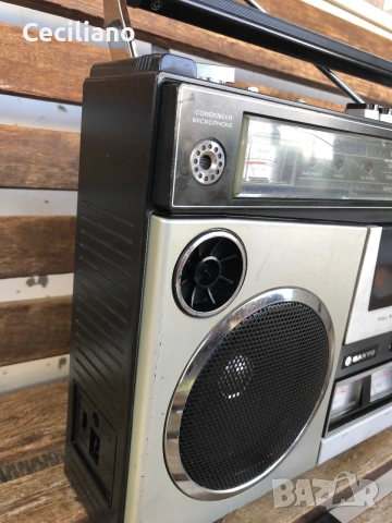 Радиокасетофон SANYO M4500K (Japan)! , снимка 2 - Радиокасетофони, транзистори - 54990932