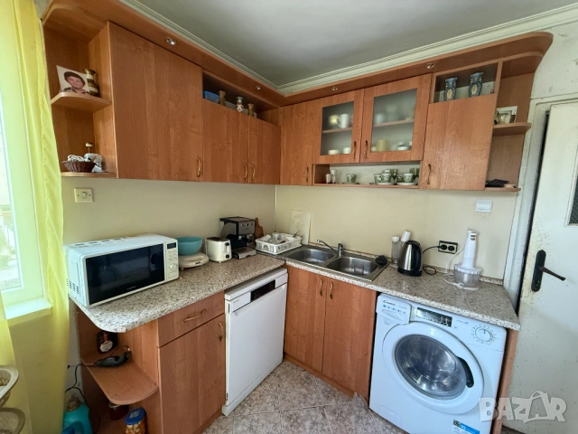 Масивни кухненски шкафове – отлично състояние – само 120 €