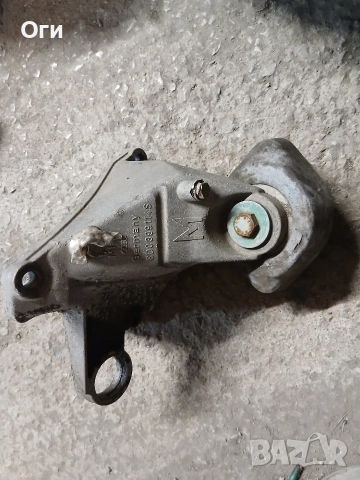 Конзола / лапа скоростна кутия Фолксваген Пасат В5 и В5.5 , Ауди А4 и А6 8D0 399 114 S