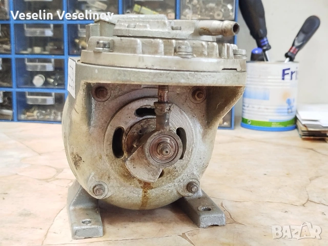Монофазен въздушен компресор 220V/65W (0.5 - 1 bar) - 3 броя, снимка 2 - Електродвигатели - 54534835