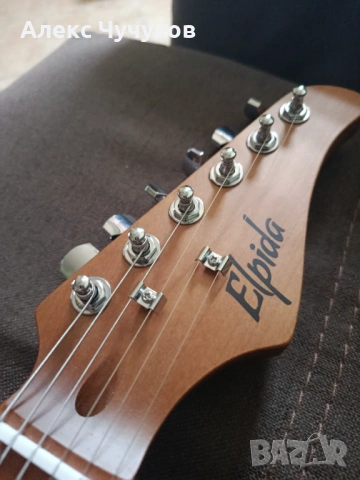 Електрическа китара, снимка 3 - Китари - 54165341