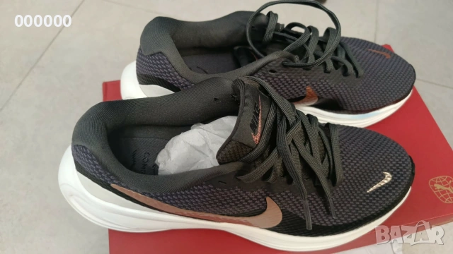 Маратонки NIKE, снимка 4 - Маратонки - 55112585