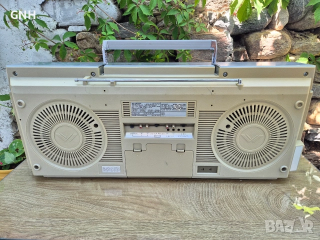 Радиокасетофон Sharp GF-575, снимка 3 - Радиокасетофони, транзистори - 55186005