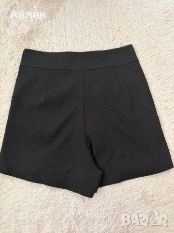 Пола панталон, снимка 2 - Къси панталони и бермуди - 54313881