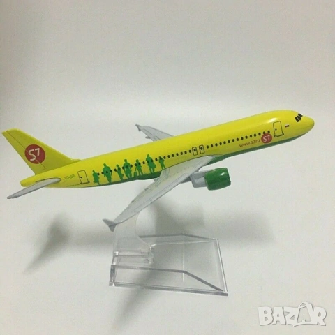 Еърбъс 320 самолет модел макет S7 Сибир метален A320 Русия руска компания полети пътници 1 класа баг