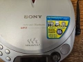 Дискмен Sony Walkman D-NE511 + Оригинално зарядно – Японски звук без компромиси, снимка 6