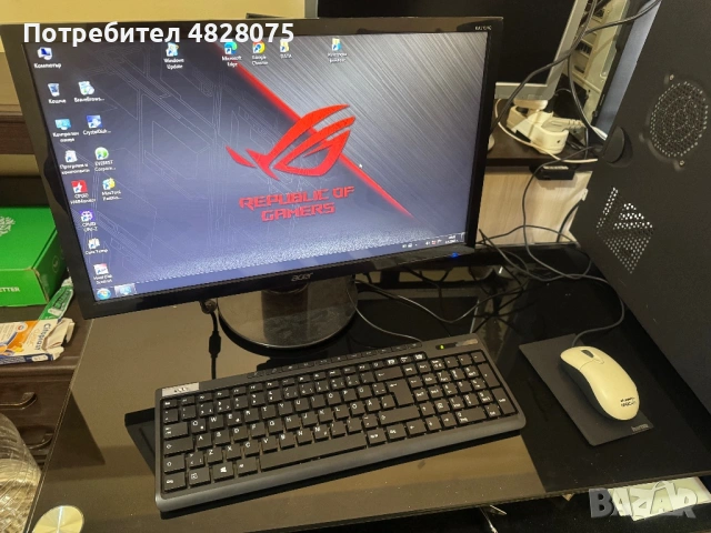Компютър (х3) с 3 монитора 