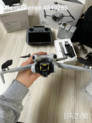 DJI Mini 4 Pro Fly More Combo + RC2 – Replacement от DJI / Отлично състояние, снимка 2 - Дронове и аксесоари - 54697656