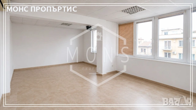 Търговско помещение за продажба в централната част на гр. Горна Оряховица, снимка 5 - Магазини - 55133523