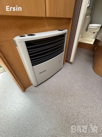 Каравана Knaus Sudwind 450 TF - 2002 година (Караваната е в Перфектно състояние)(Като нова), снимка 17 - Каравани и кемпери - 52168440