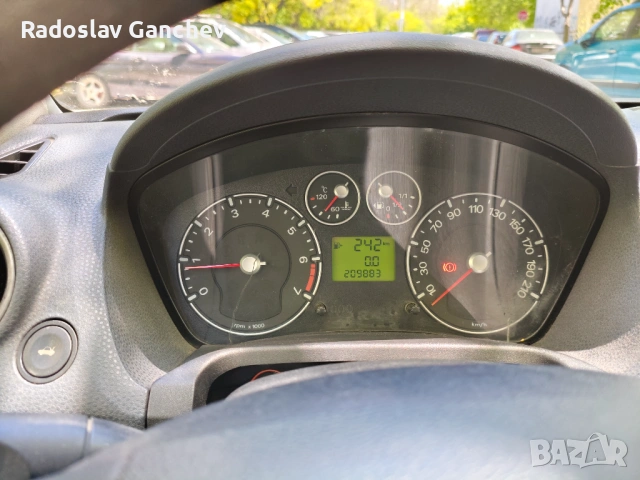 Ford Fiesta 1.4 (Бензин/Газ) 2008 г., снимка 14 - Автомобили и джипове - 54658021