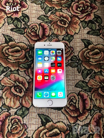 Продавам iPhone 6