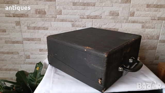 Стара пишеща машина Olympia SM2 - Made in Germany - 1950" година, снимка 10 - Антикварни и старинни предмети - 54629059
