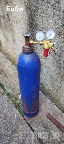 продавам газова бутилка с редуцир вентил 