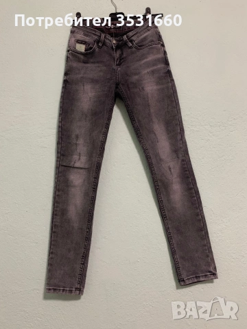 Дамски сиви дънки марка Philipp Plein. , снимка 4 - Дънки - 54015011