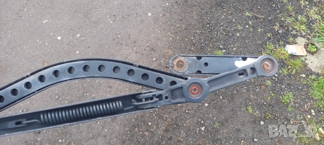 Дясно рамо на чистачките за Renault Scenic II, снимка 2 - Части - 54096170